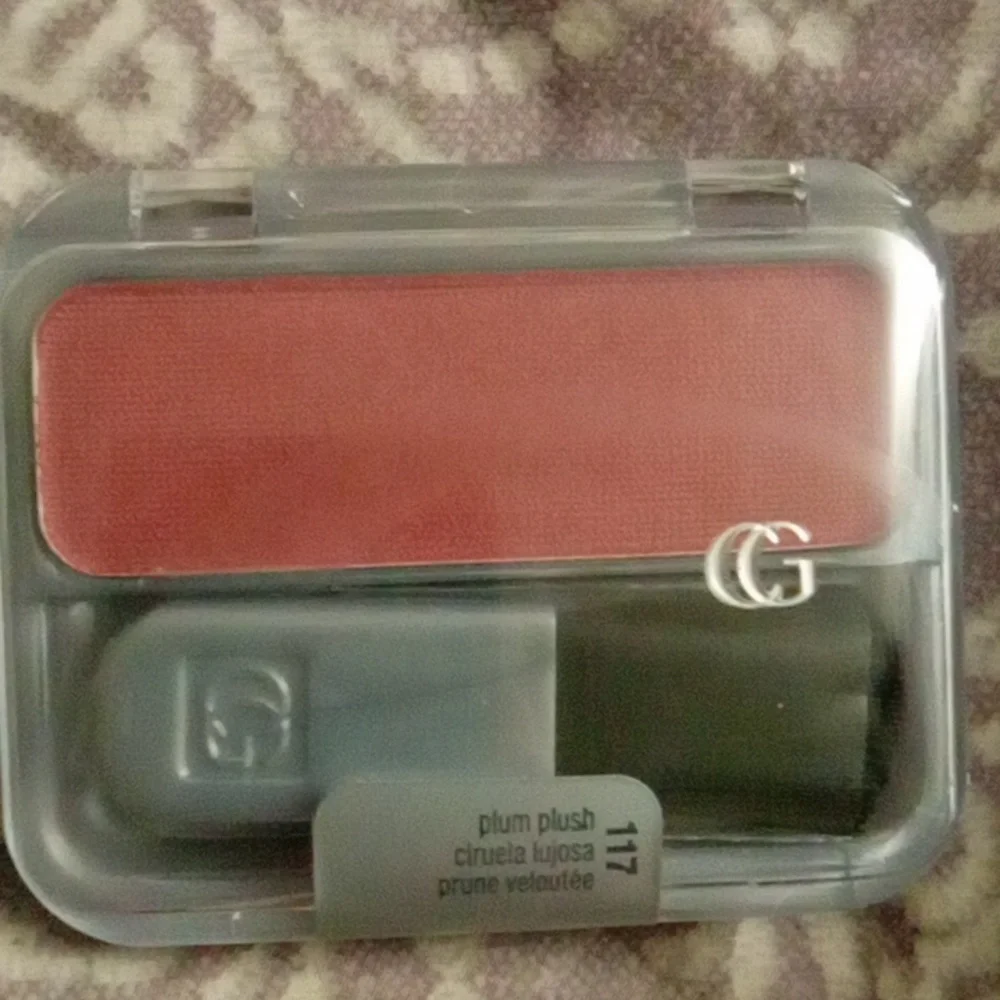 New Sealed COVERGIRL BLUSH #117 Plum Plush